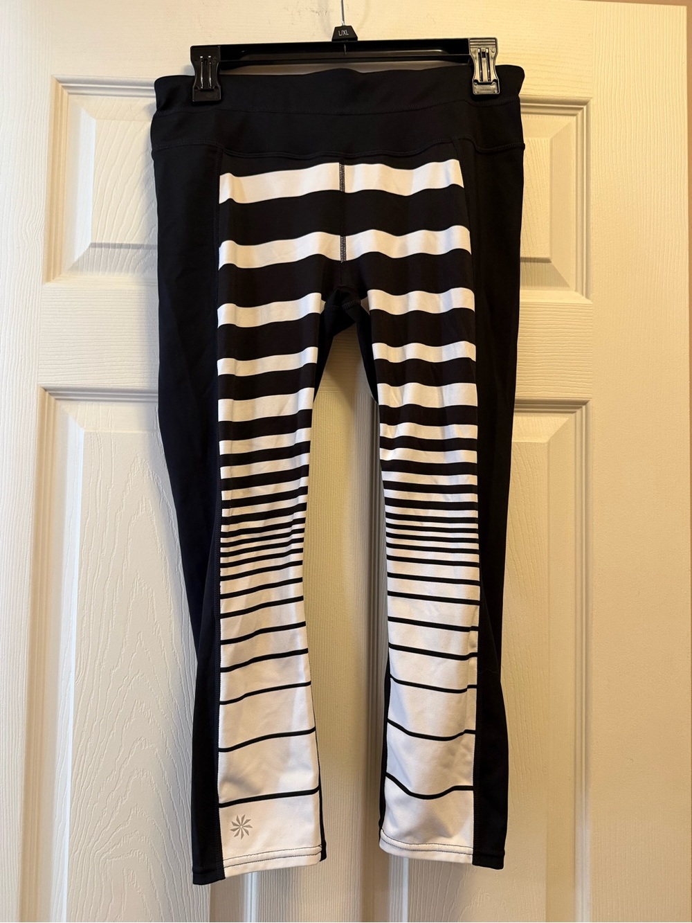 ATHLETA women’s size medium Black and White Striped Active Leggings